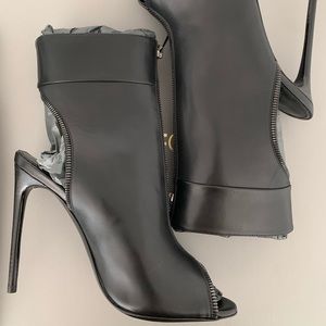TOM FORD peep-toe heeled booties with zipper